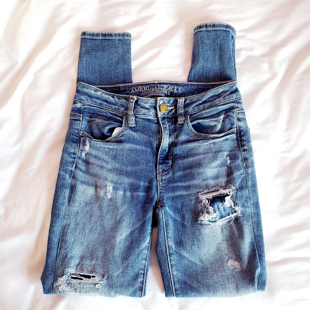 AEO distressed Hi-rise jegging